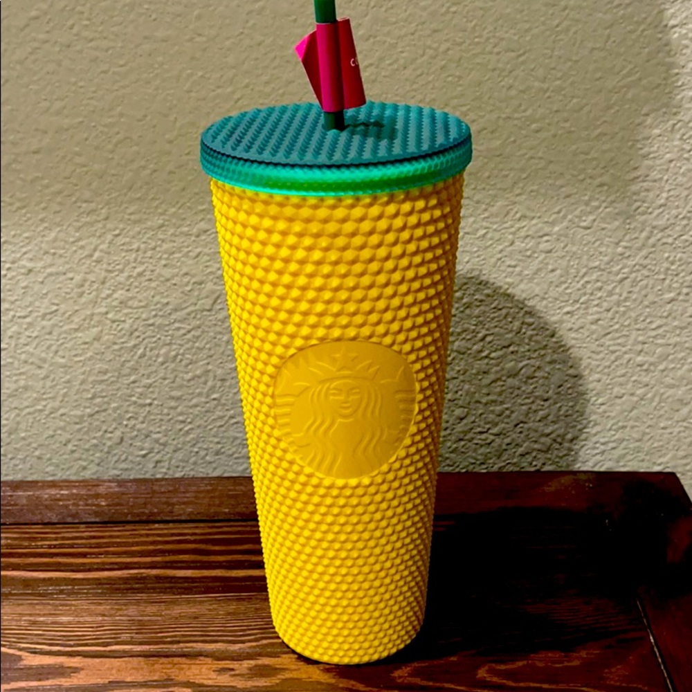Starbucks pineapple 🍍